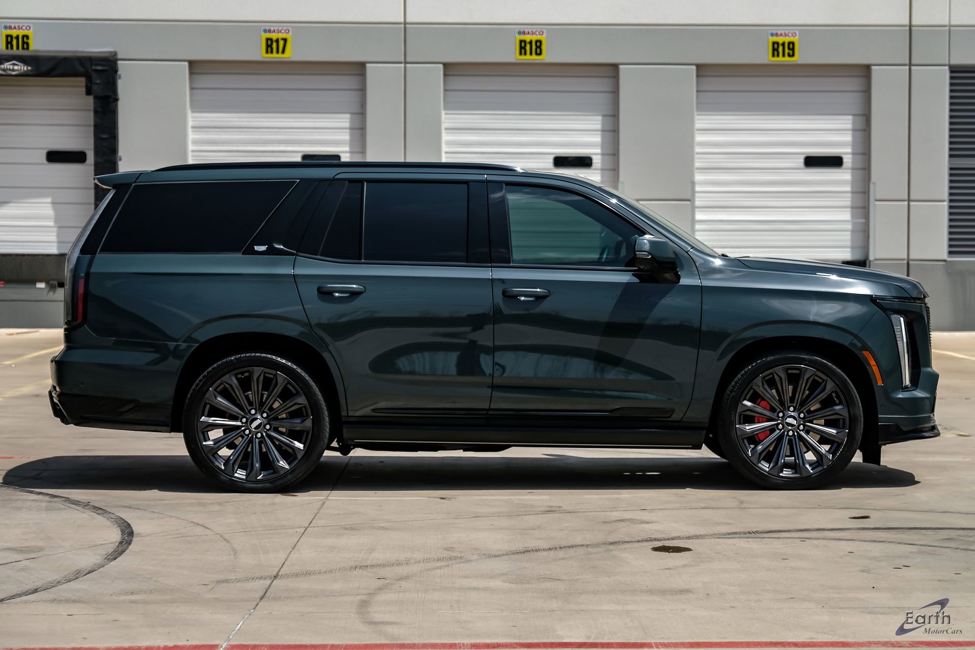 Used 2025 Cadillac Escalade V AWD/4WD image 20