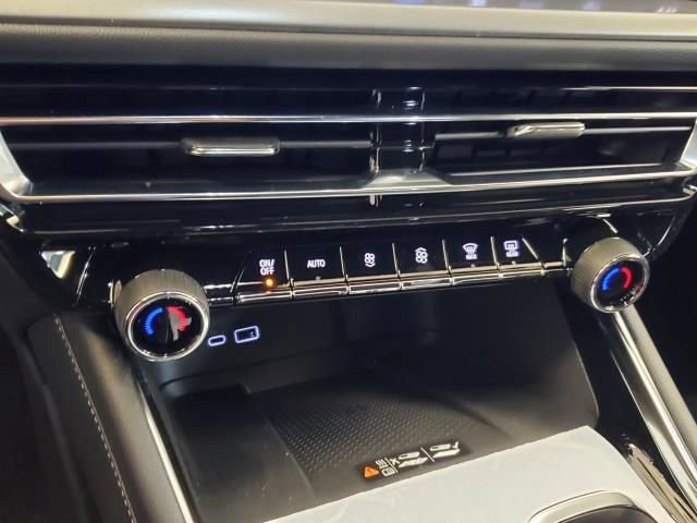 New 2026 Chevrolet Traverse LT w/ Sun and Wheel Package image 28