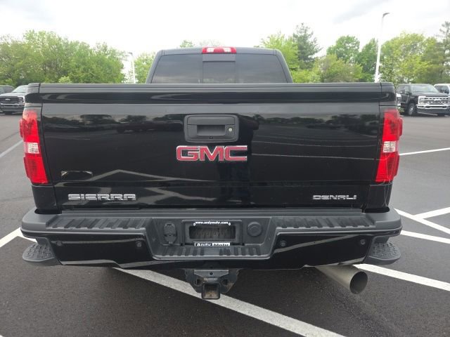 Used 2017 GMC Sierra 2500 Denali w/ Duramax Plus Package AWD/4WD image 10