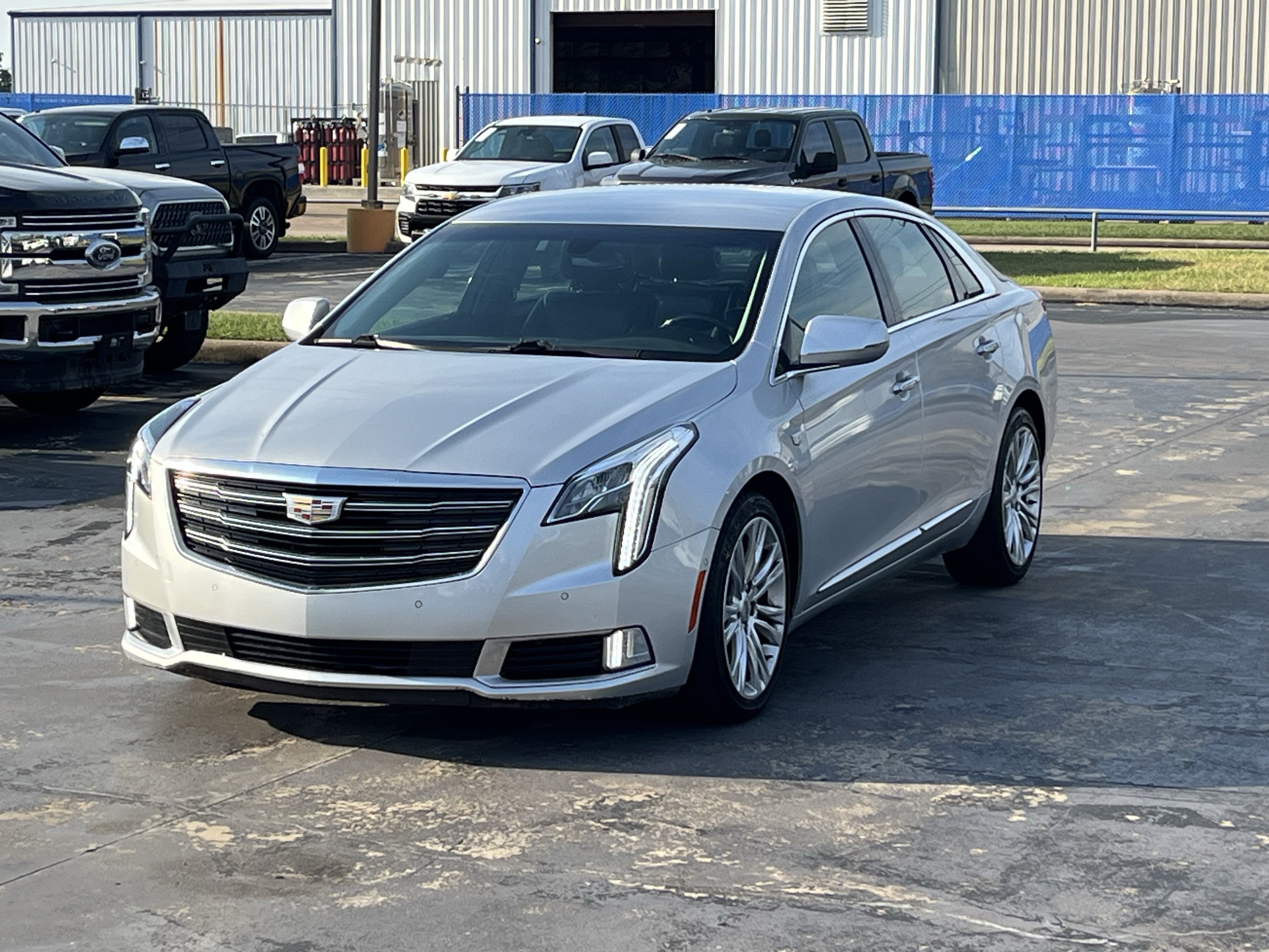 Used 2019 Cadillac XTS Luxury FWD image 3