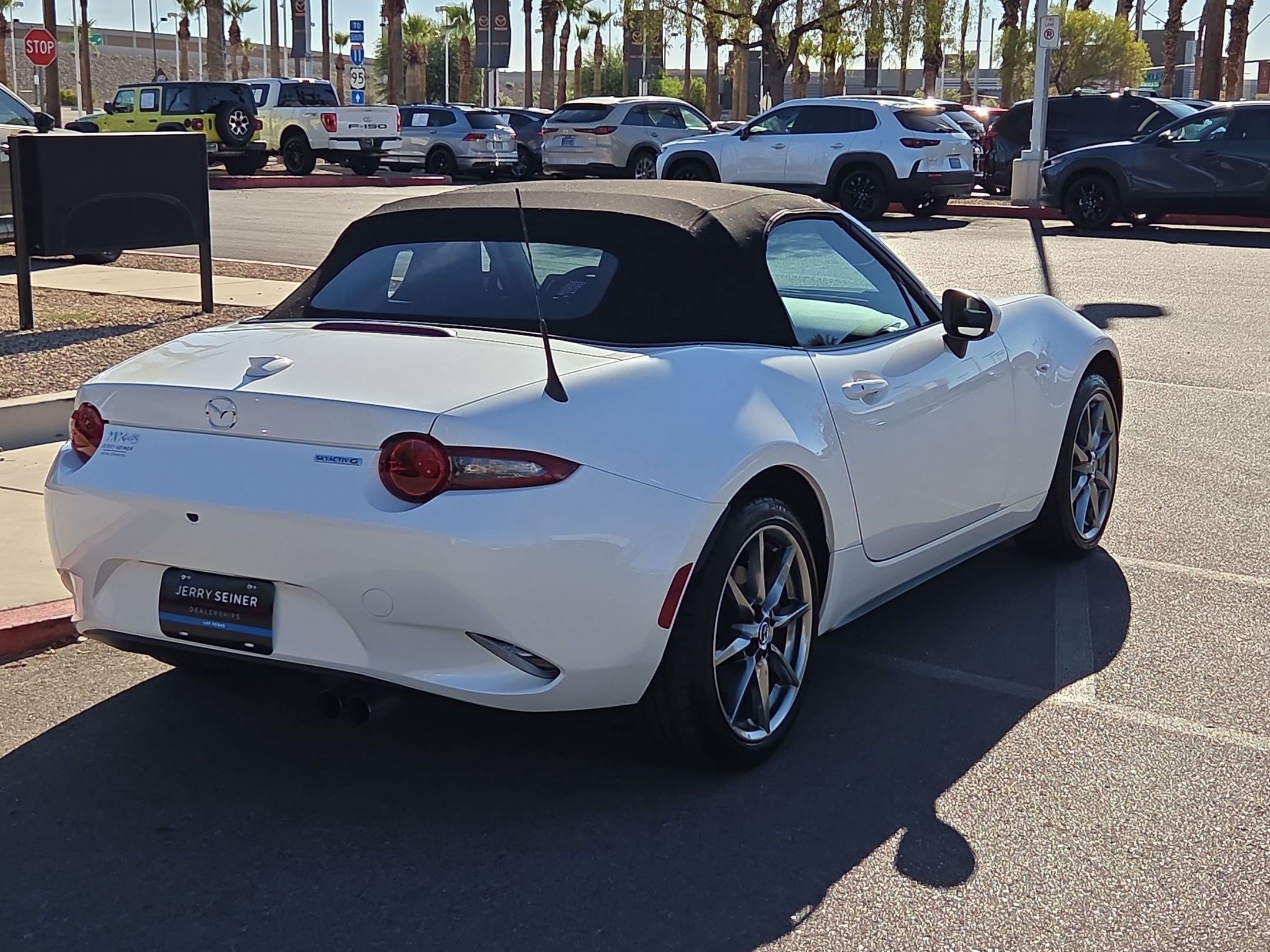 Used 2023 MAZDA MX-5 Miata Grand Touring w/ Weather Package RWD image 5