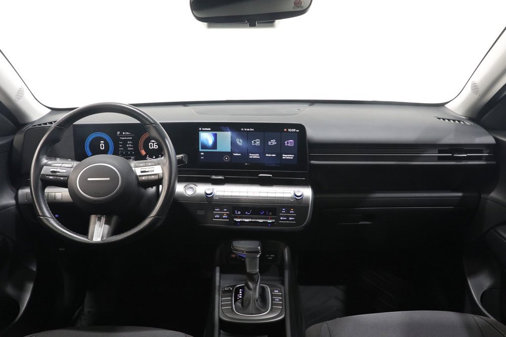 Used 2025 Hyundai Kona SEL FWD image 12