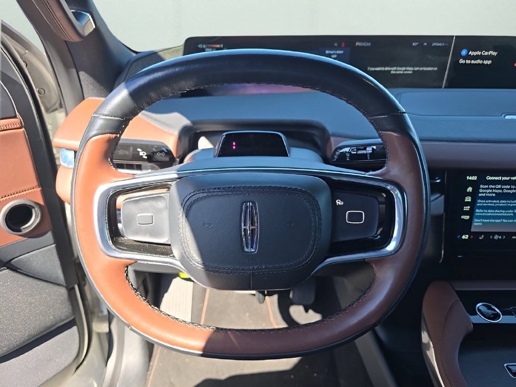 Used 2025 Lincoln Navigator Reserve AWD/4WD image 15