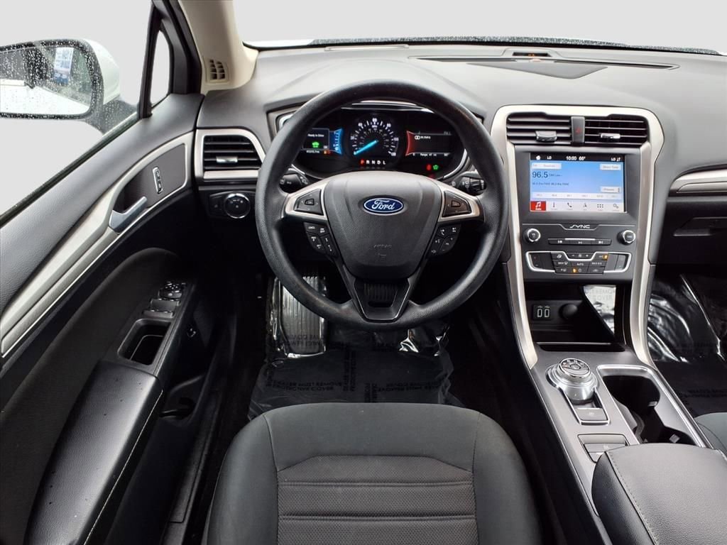 Used 2019 Ford Fusion SE image 11