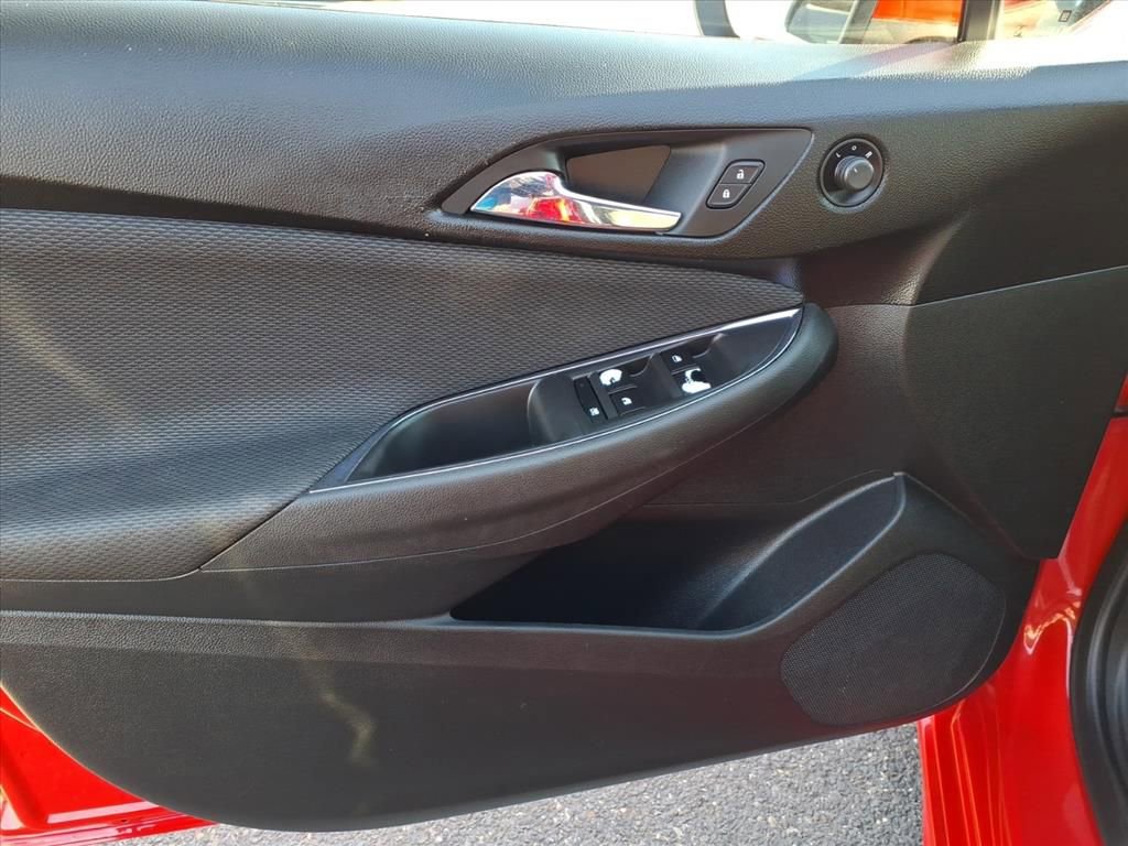 Used 2017 Chevrolet Cruze LT w/ Convenience Package image 11