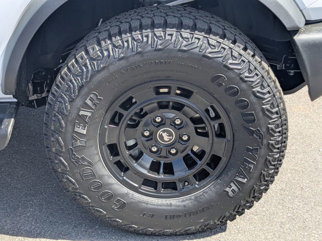 New 2026 Ford Bronco Outer Banks w/ Sasquatch Package image 11