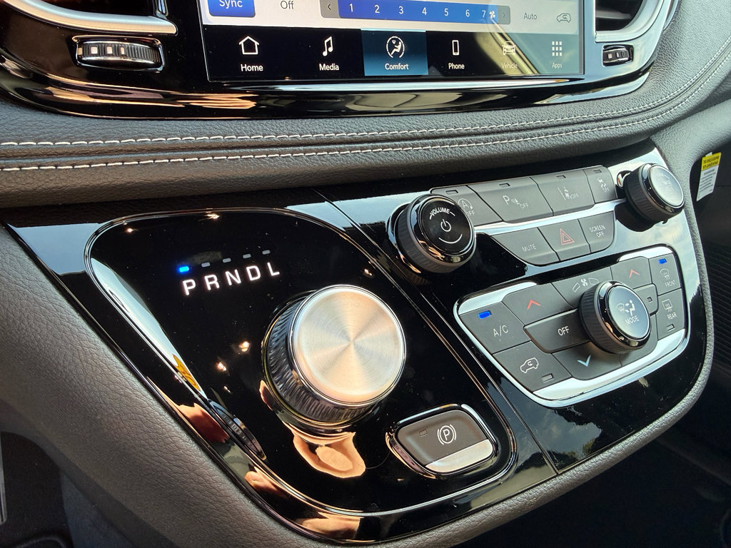 New 2026 Chrysler Pacifica Select image 20