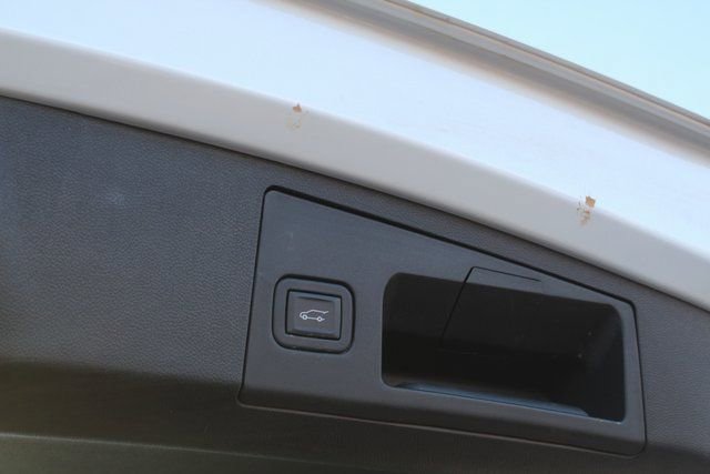 Used 2023 Cadillac XT4 Premium Luxury w/ Driver Assist Package image 7