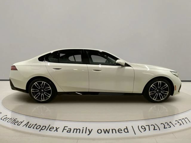 Used 2026 BMW 530i RWD image 6