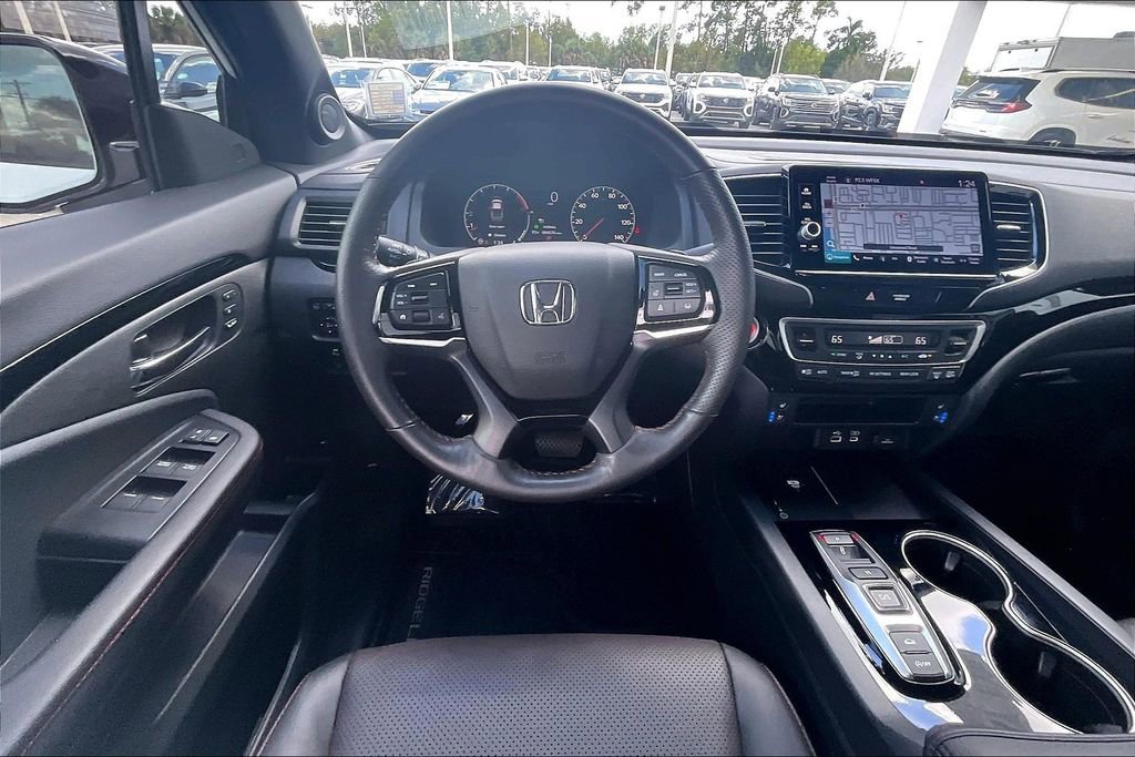 Used 2025 Honda Ridgeline Black Edition image 19