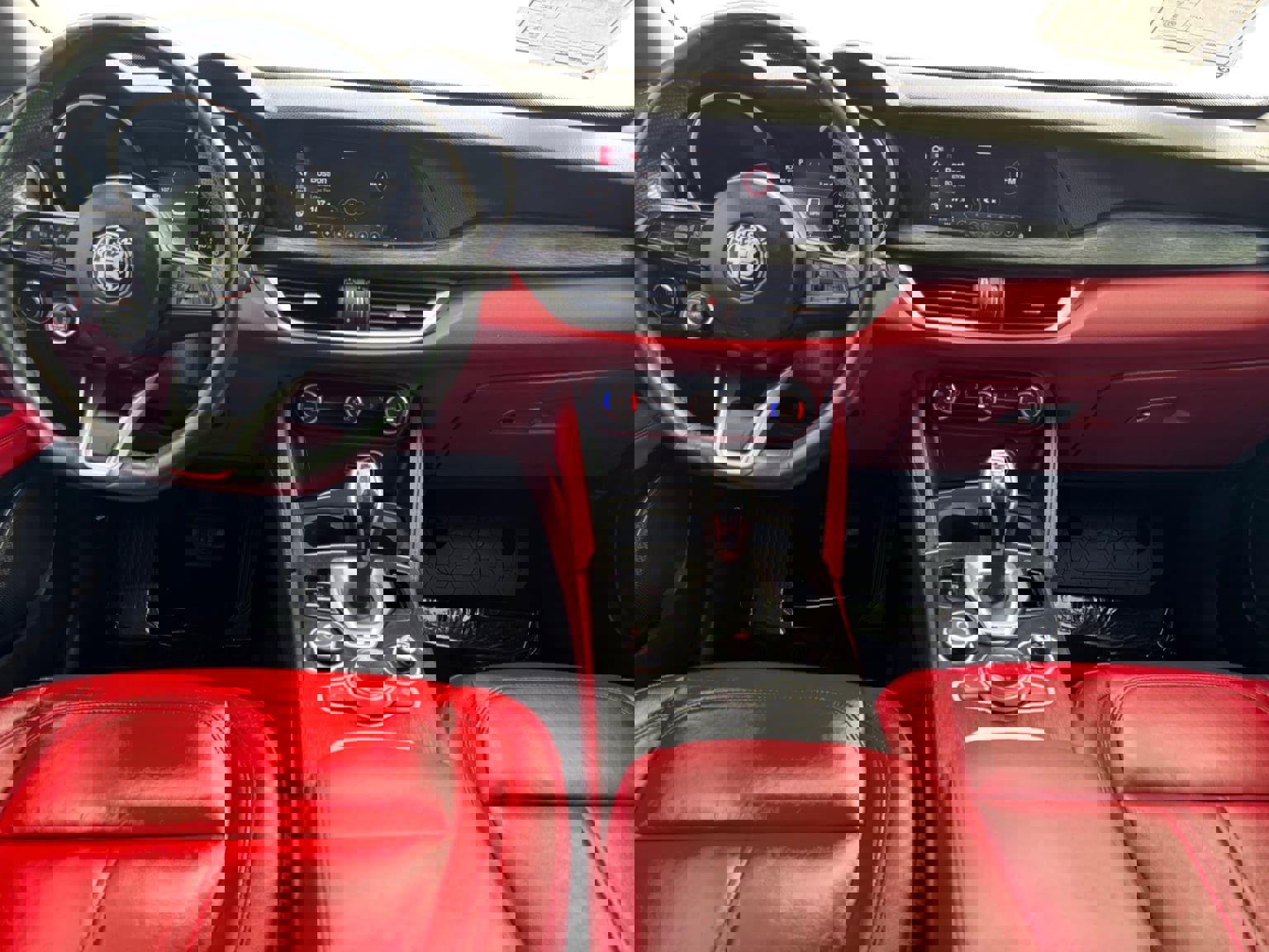 Used 2021 Alfa Romeo Stelvio Sprint w/ Nero Edizione RWD image 12