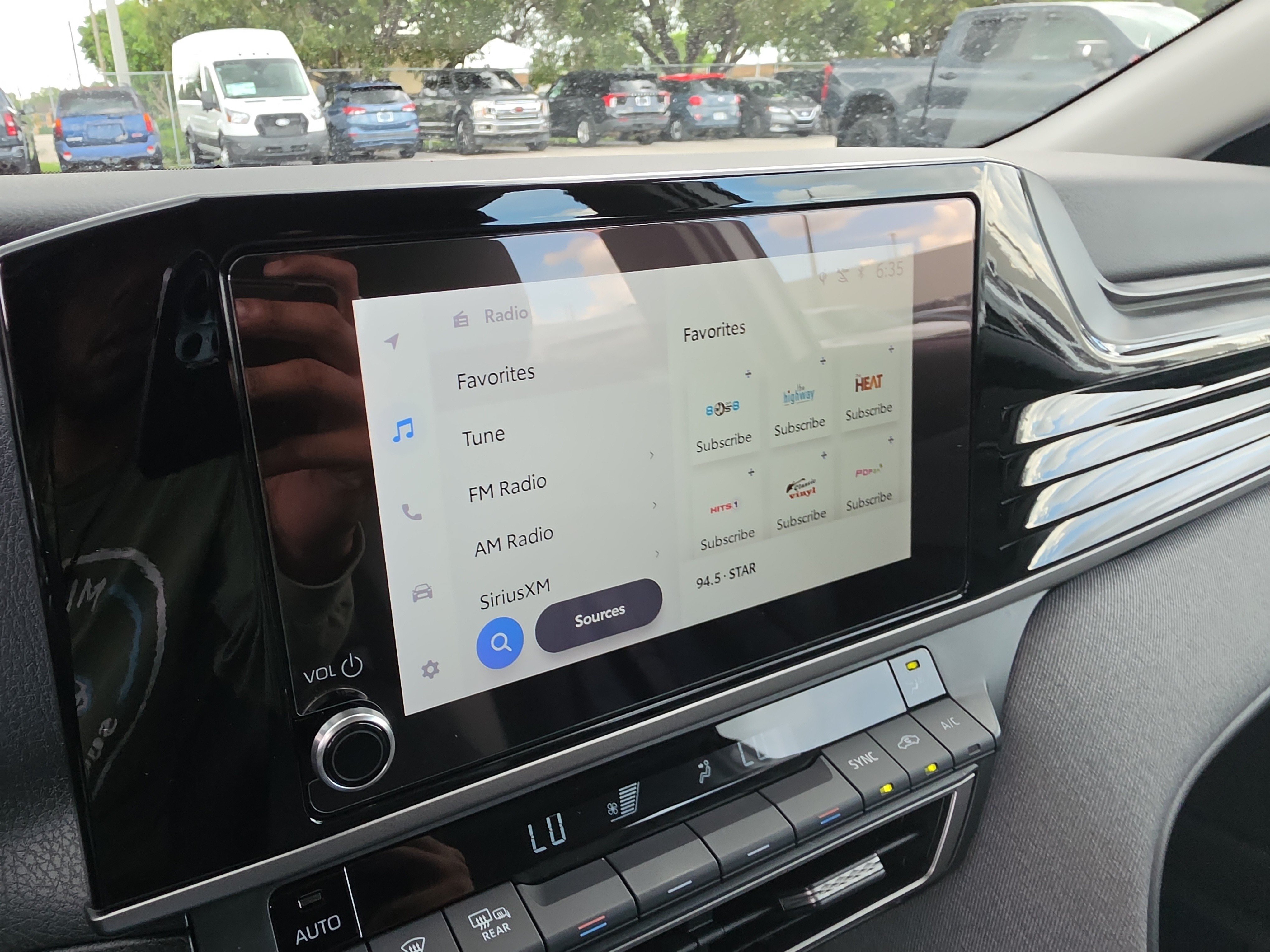 Used 2025 Toyota Camry LE FWD image 15