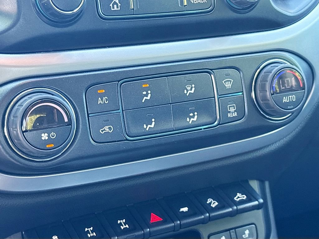 Used 2022 Chevrolet Colorado ZR2 AWD/4WD image 16