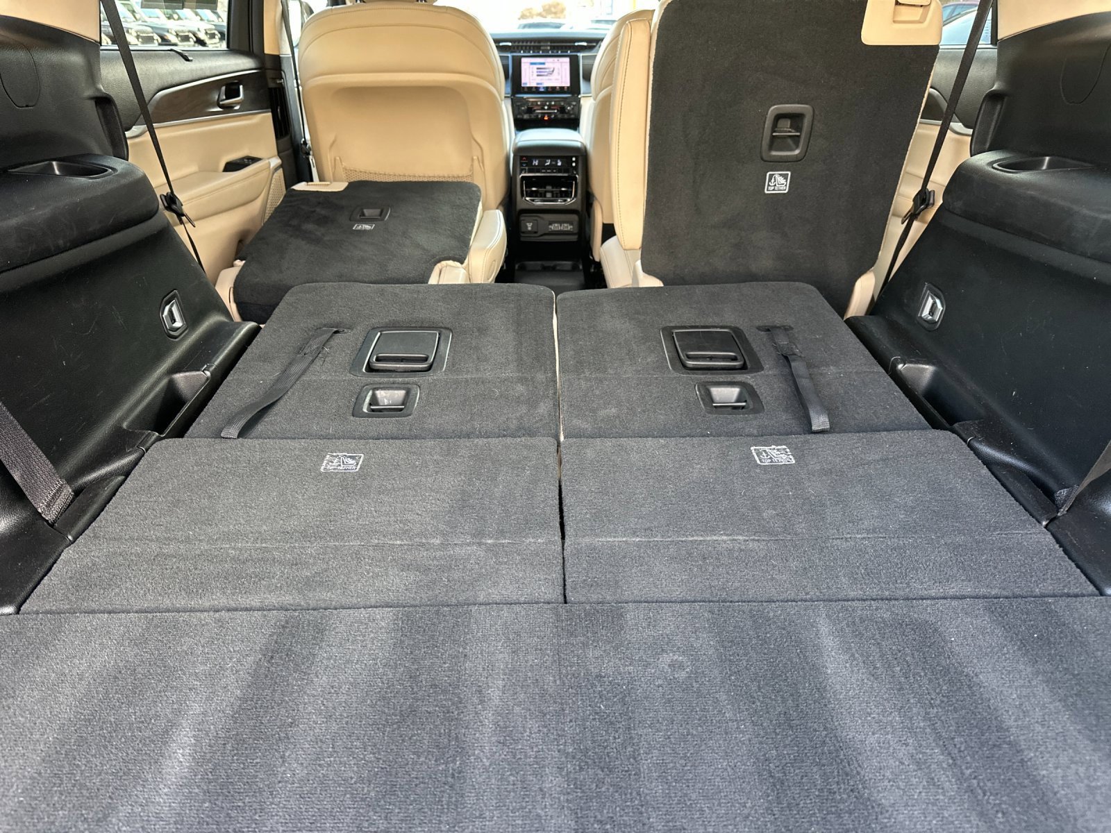 Used 2022 Jeep Grand Cherokee L Limited w/ Luxury Tech Group II image 16