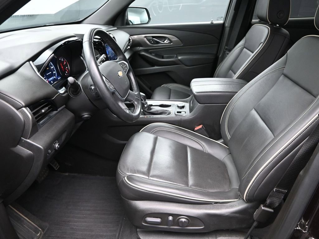 Used 2023 Chevrolet Traverse Premier image 14