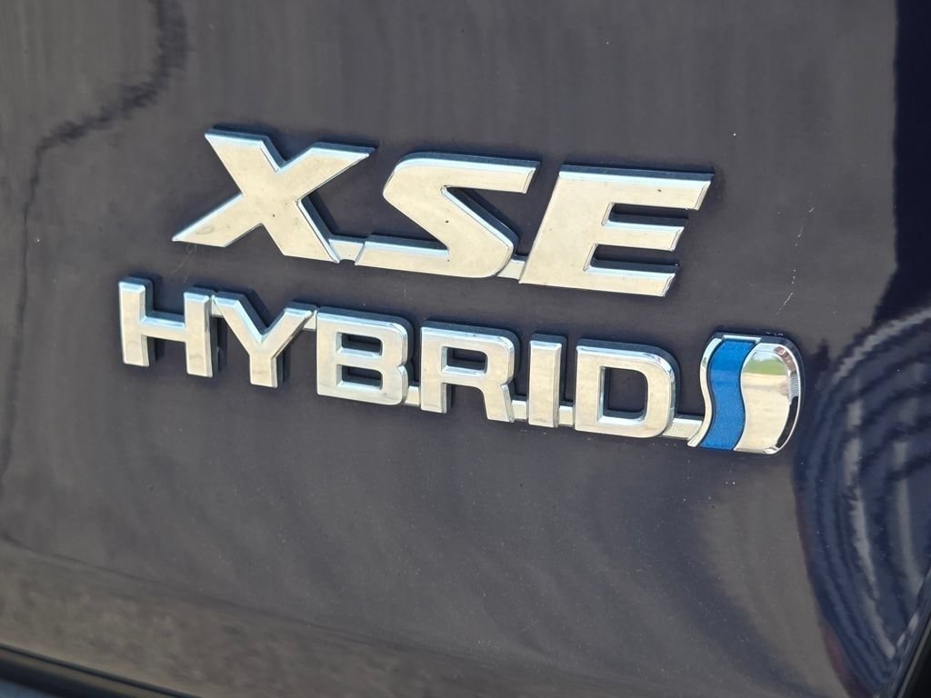 Used 2019 Toyota RAV4 XSE w/ Carpet Mat Package AWD/4WD image 28