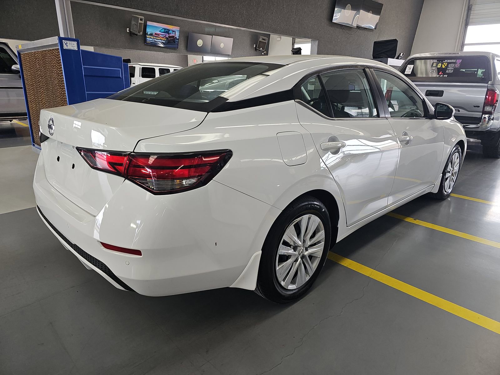 Used 2022 Nissan Sentra S image 6