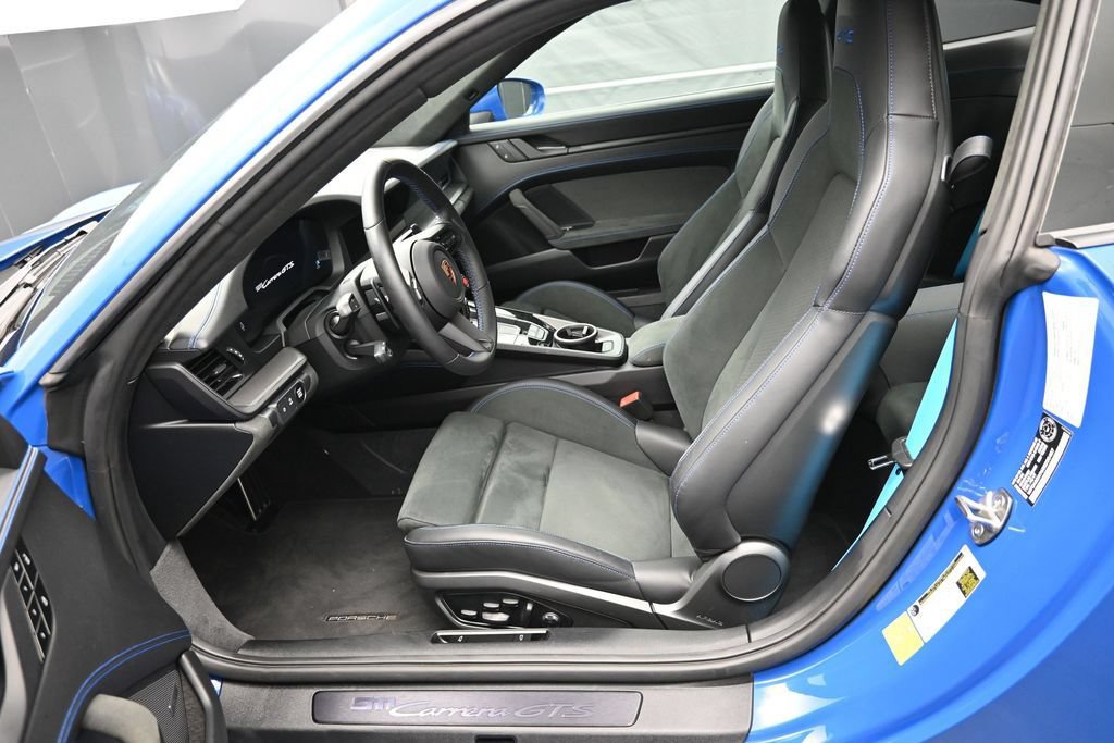 Used 2025 Porsche 911 Carrera GTS RWD image 5