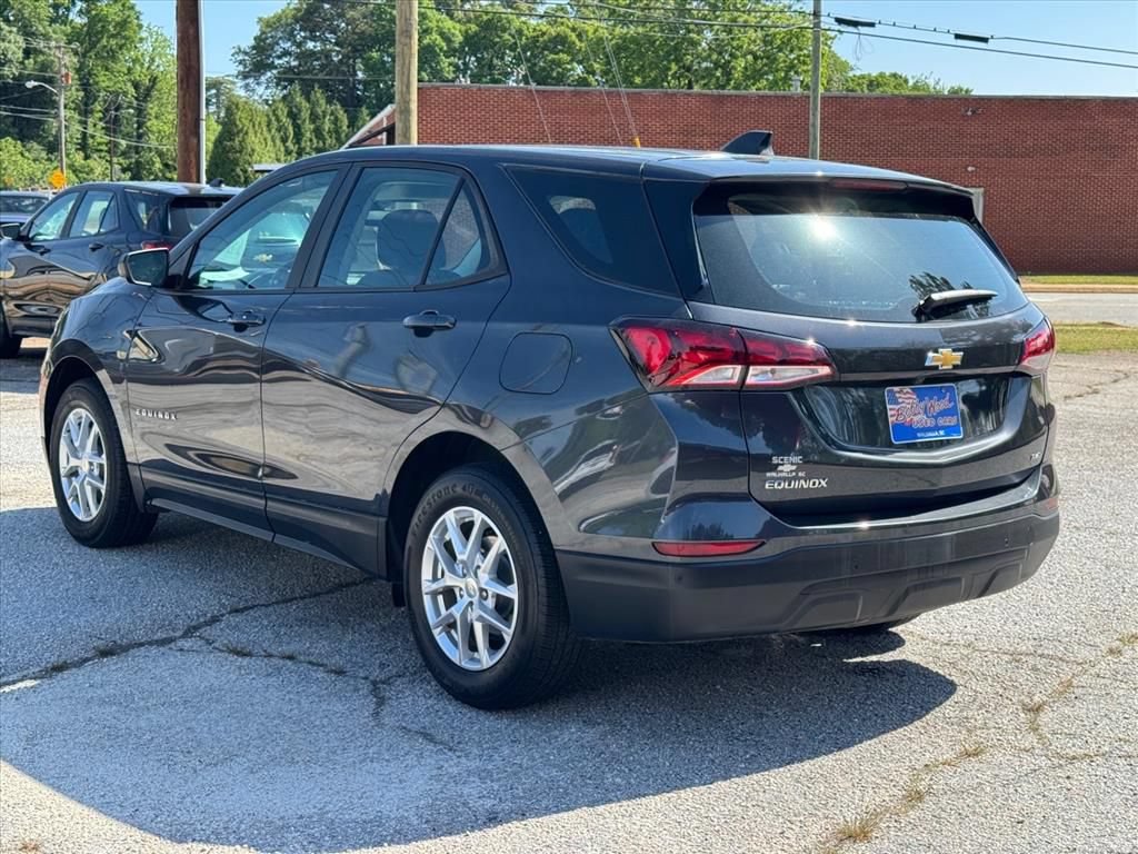Used 2022 Chevrolet Equinox LS AWD/4WD image 5