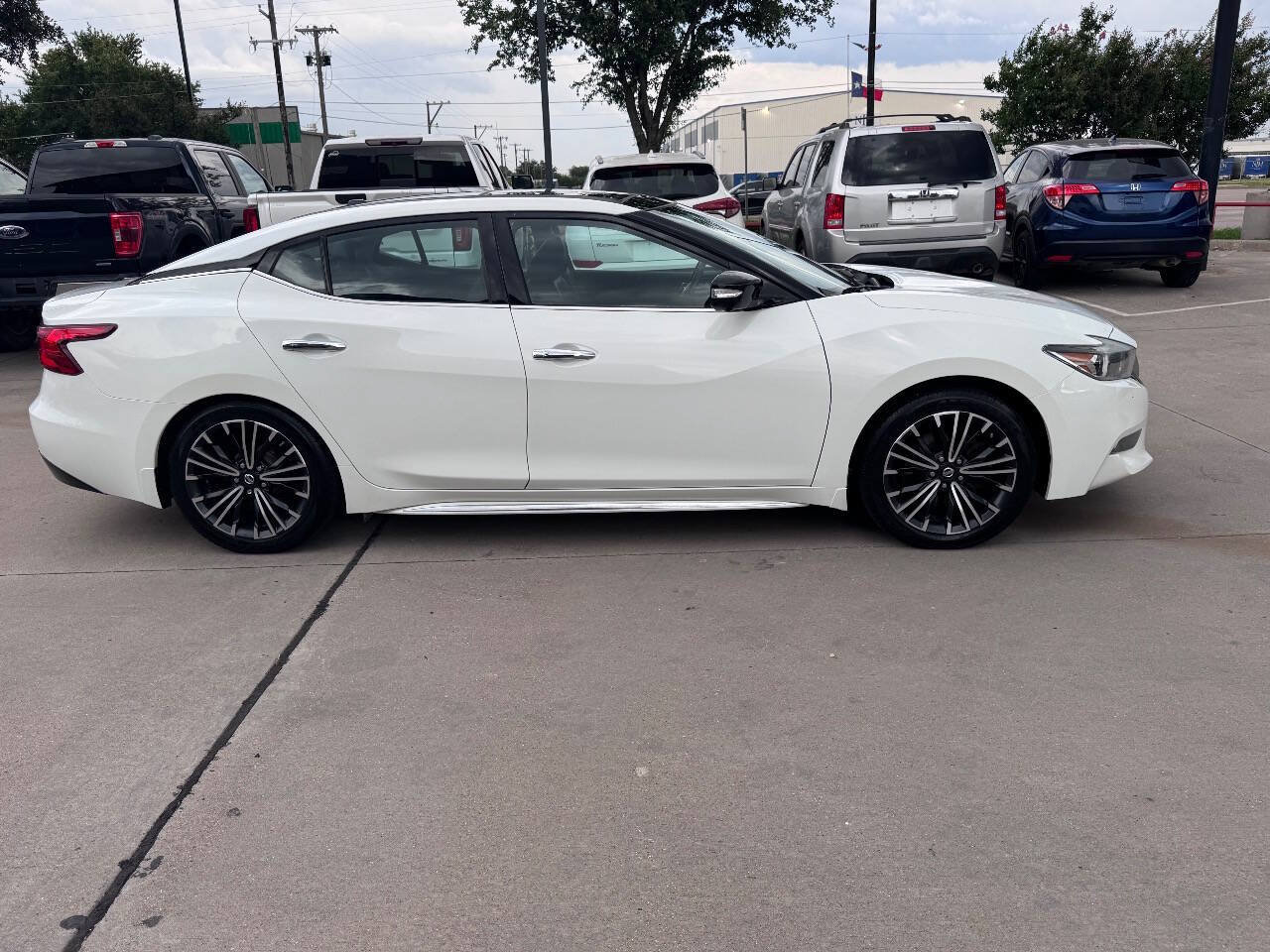 Used 2017 Nissan Maxima Platinum FWD image 6