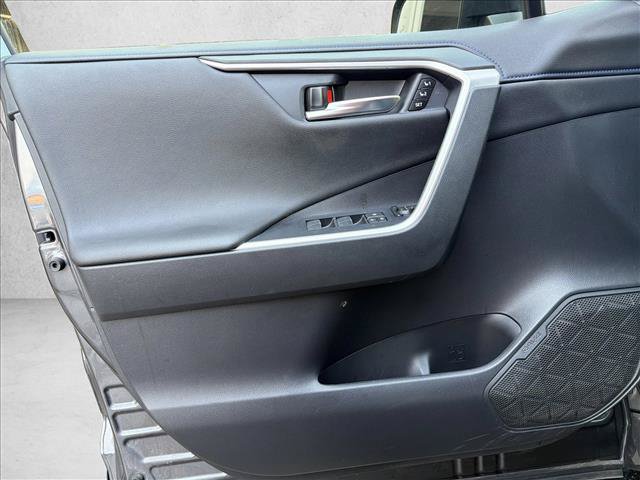 Used 2022 Toyota RAV4 XSE AWD/4WD image 10