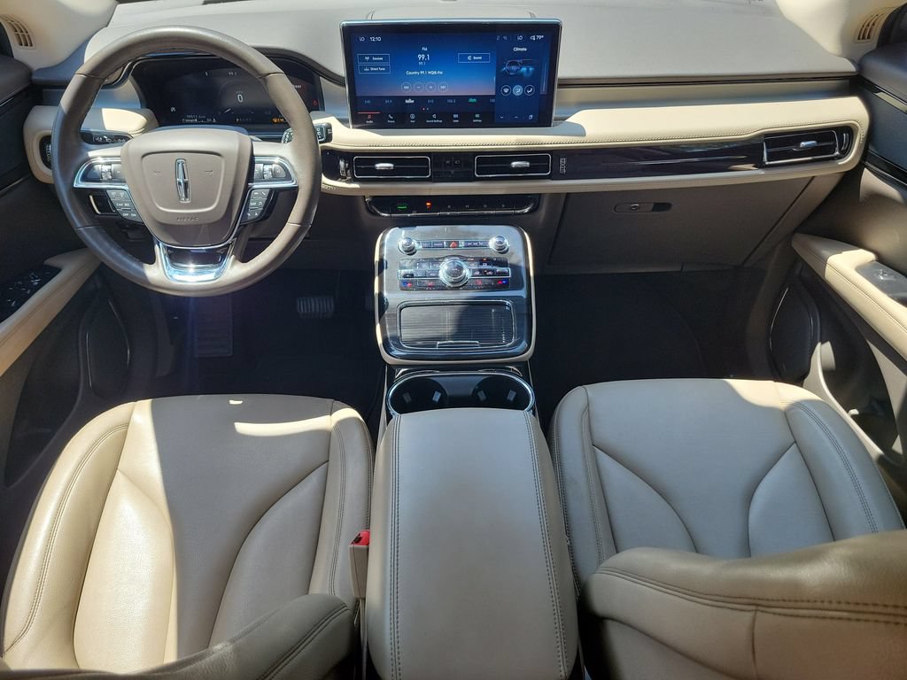 Used 2023 Lincoln Nautilus FWD w/ Premium Package image 13
