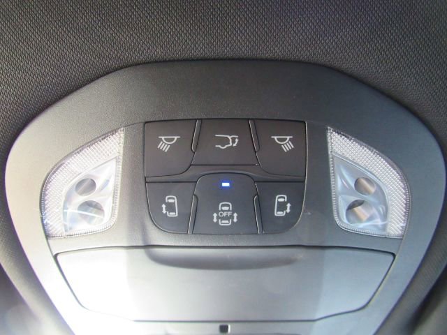 Used 2025 Chrysler Pacifica Select image 55