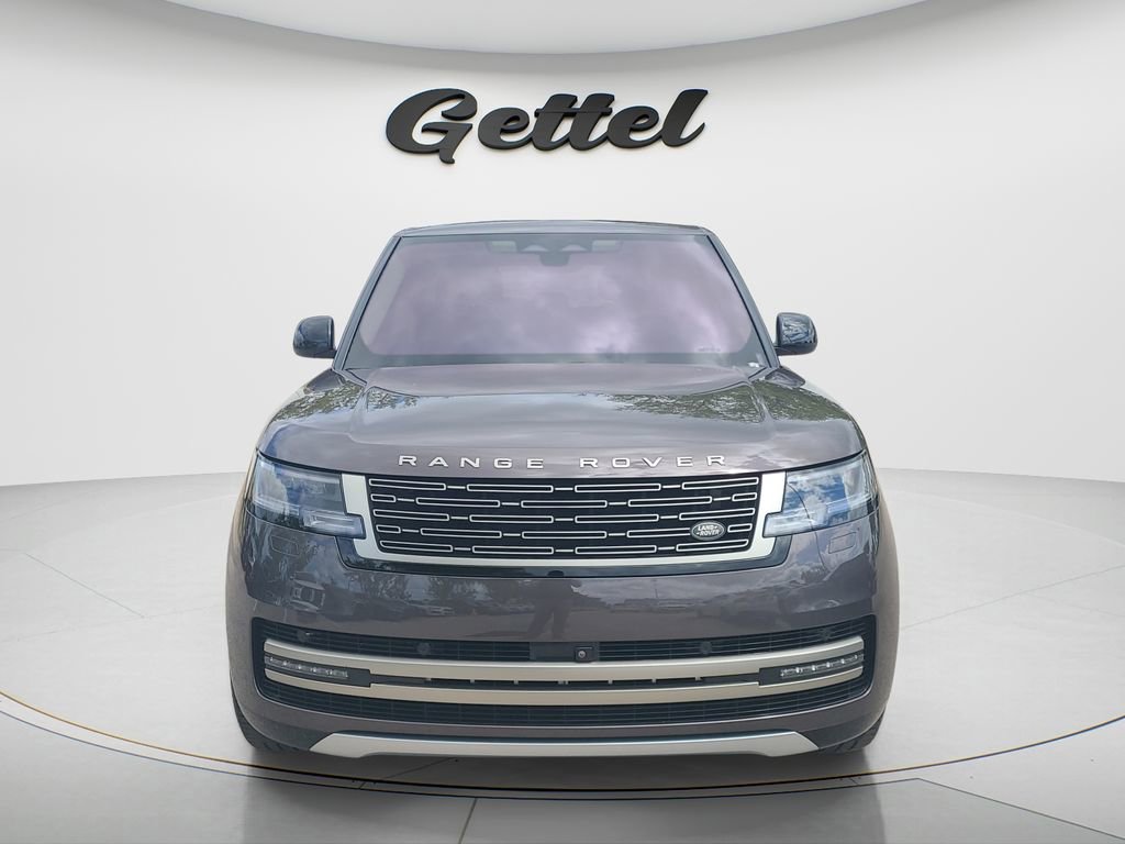 Used 2023 Land Rover Range Rover Long Wheelbase SE image 2