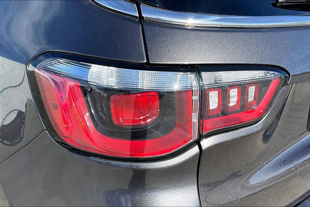 Used 2019 Jeep Compass Limited image 34