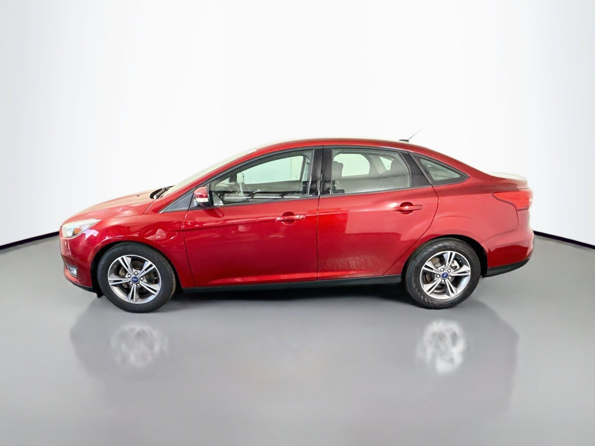 Used 2017 Ford Focus SE FWD image 6