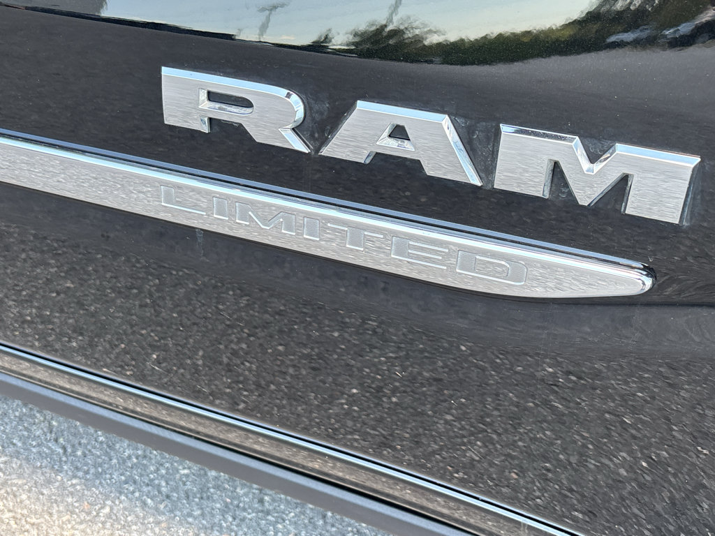 Used 2025 RAM 1500 Limited AWD/4WD image 7