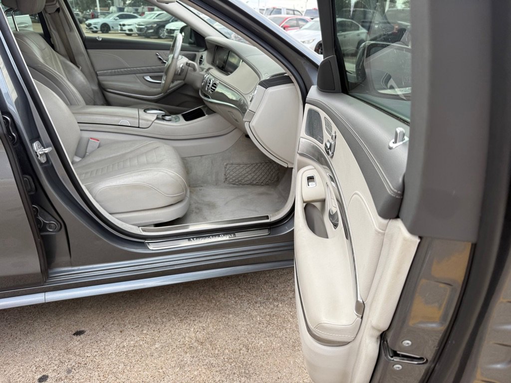 Used 2017 Mercedes-Benz S 550 4MATIC Sedan image 14