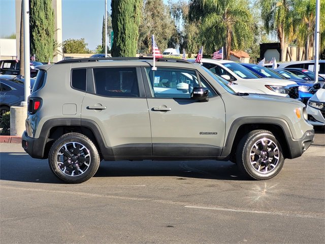Used 2023 Jeep Renegade Latitude w/ Sun/Sound Group image 4