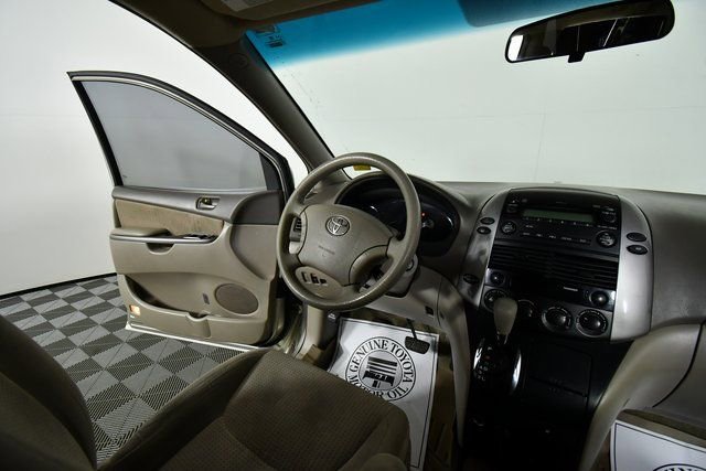 Used 2008 Toyota Sienna Sienna Passenger Van image 20