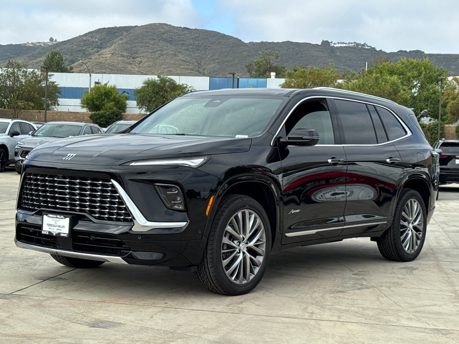 Used 2026 Buick Enclave Avenir w/ Super Cruise Package FWD image 4