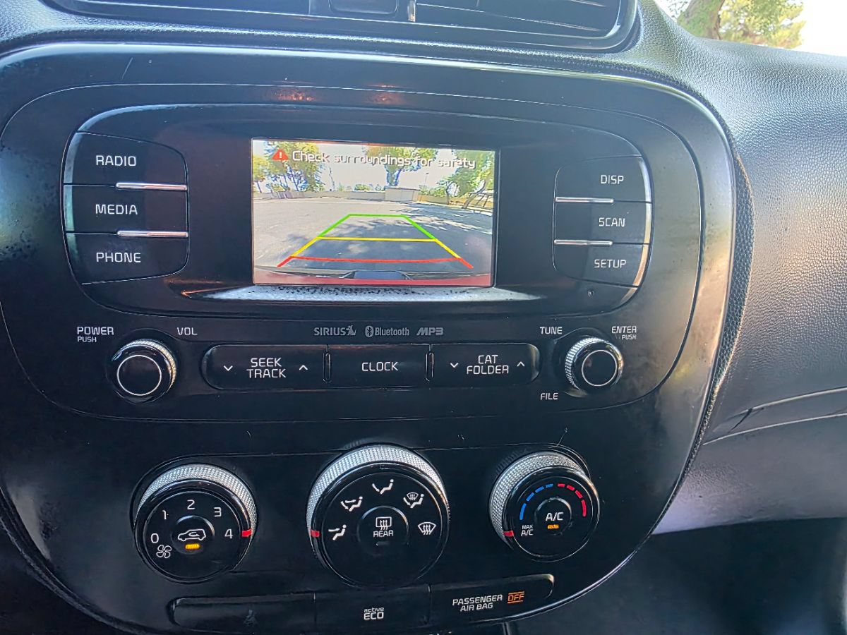 Used 2016 Kia Soul + FWD image 25