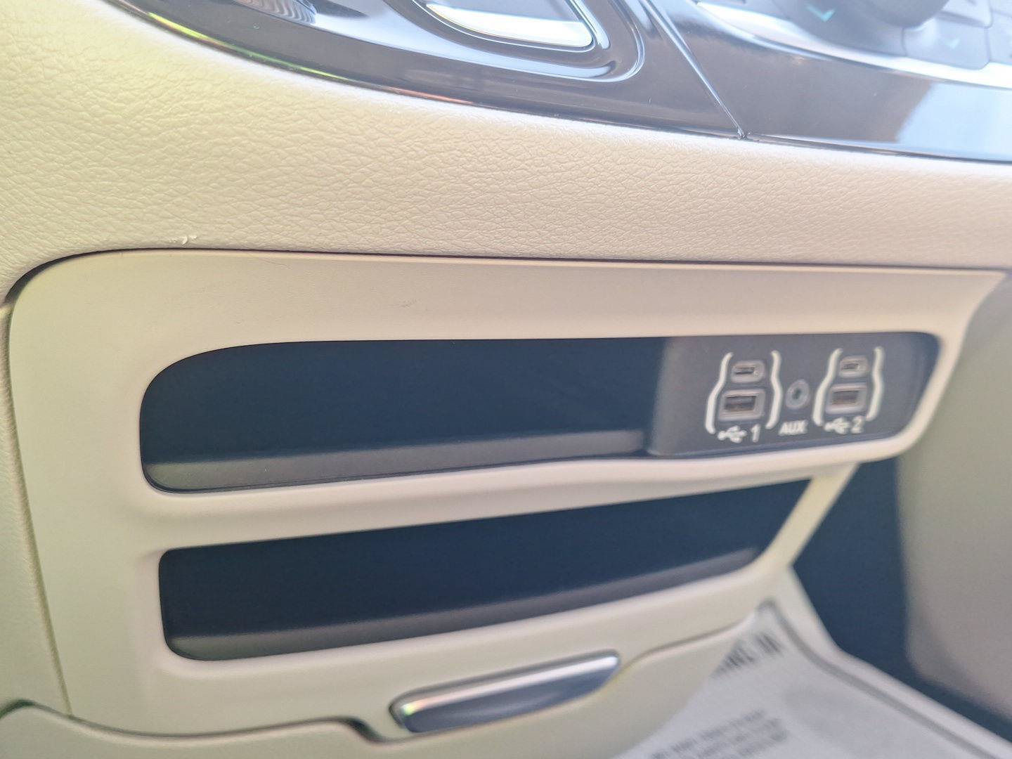 Used 2023 Chrysler Pacifica Touring-L FWD image 30