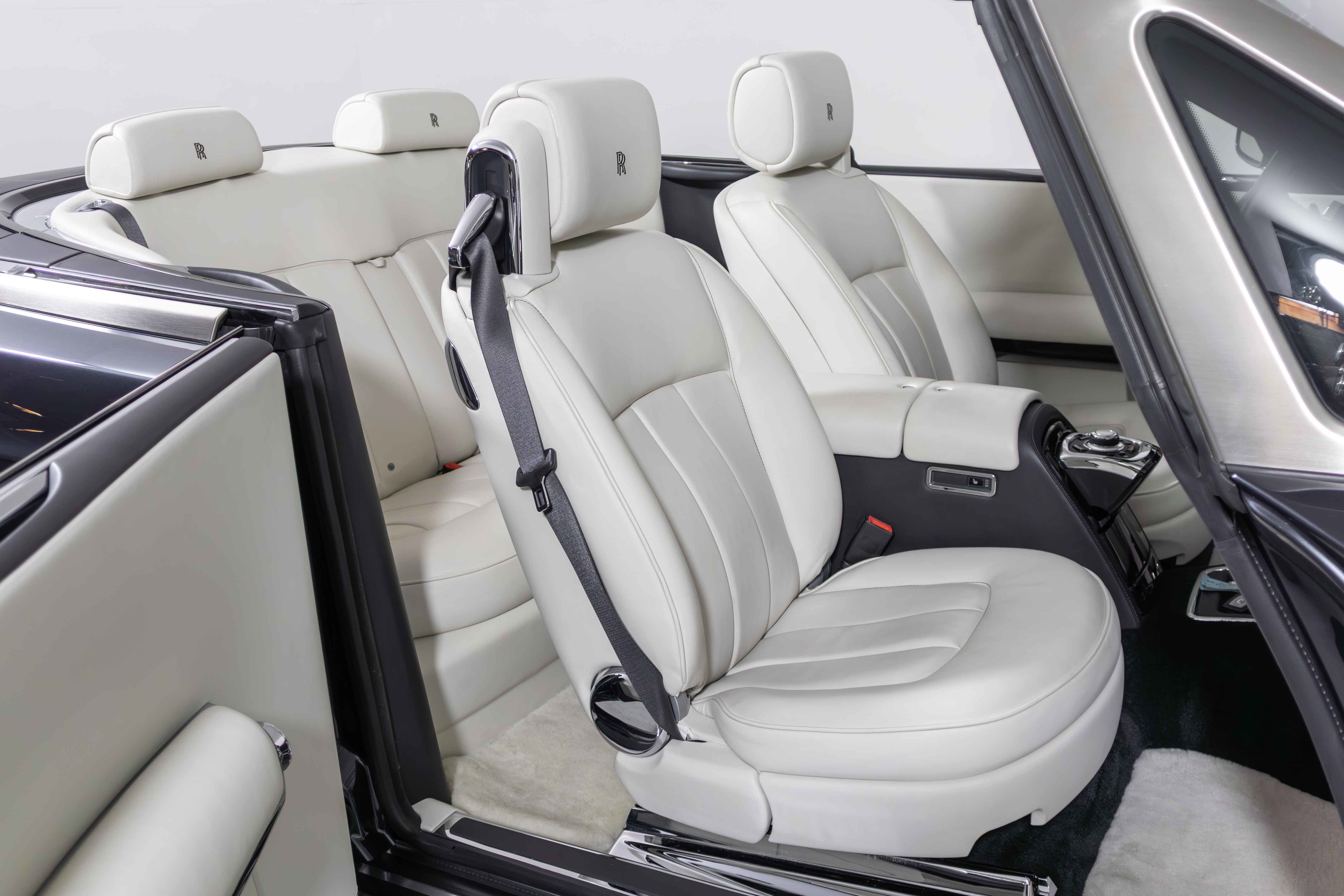 Used 2013 Rolls-Royce Phantom Drophead Coupe image 37