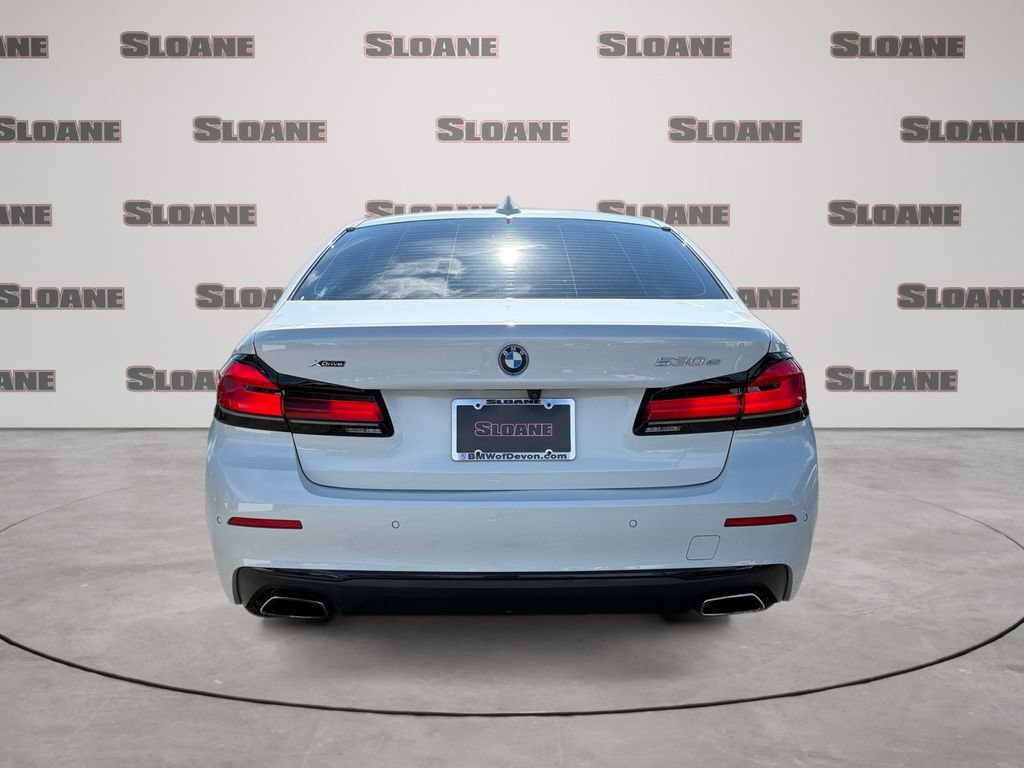 Used 2023 BMW 530e xDrive w/ Premium Package AWD/4WD image 4