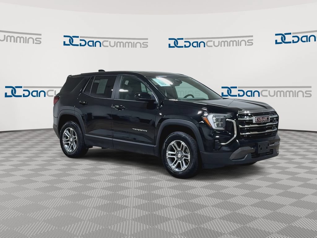 Used 2025 GMC Terrain Elevation AWD/4WD image 2