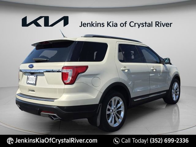 Used 2018 Ford Explorer XLT w/ Equipment Group 202A FWD image 7