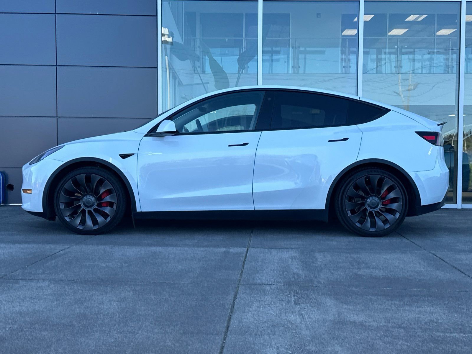 Used 2022 Tesla Model Y Performance AWD/4WD image 6