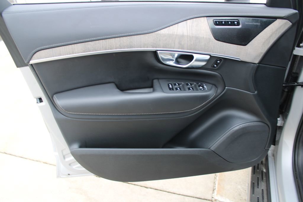 Used 2023 Volvo XC90 T8 Ultimate w/ Protection Package Premier image 9