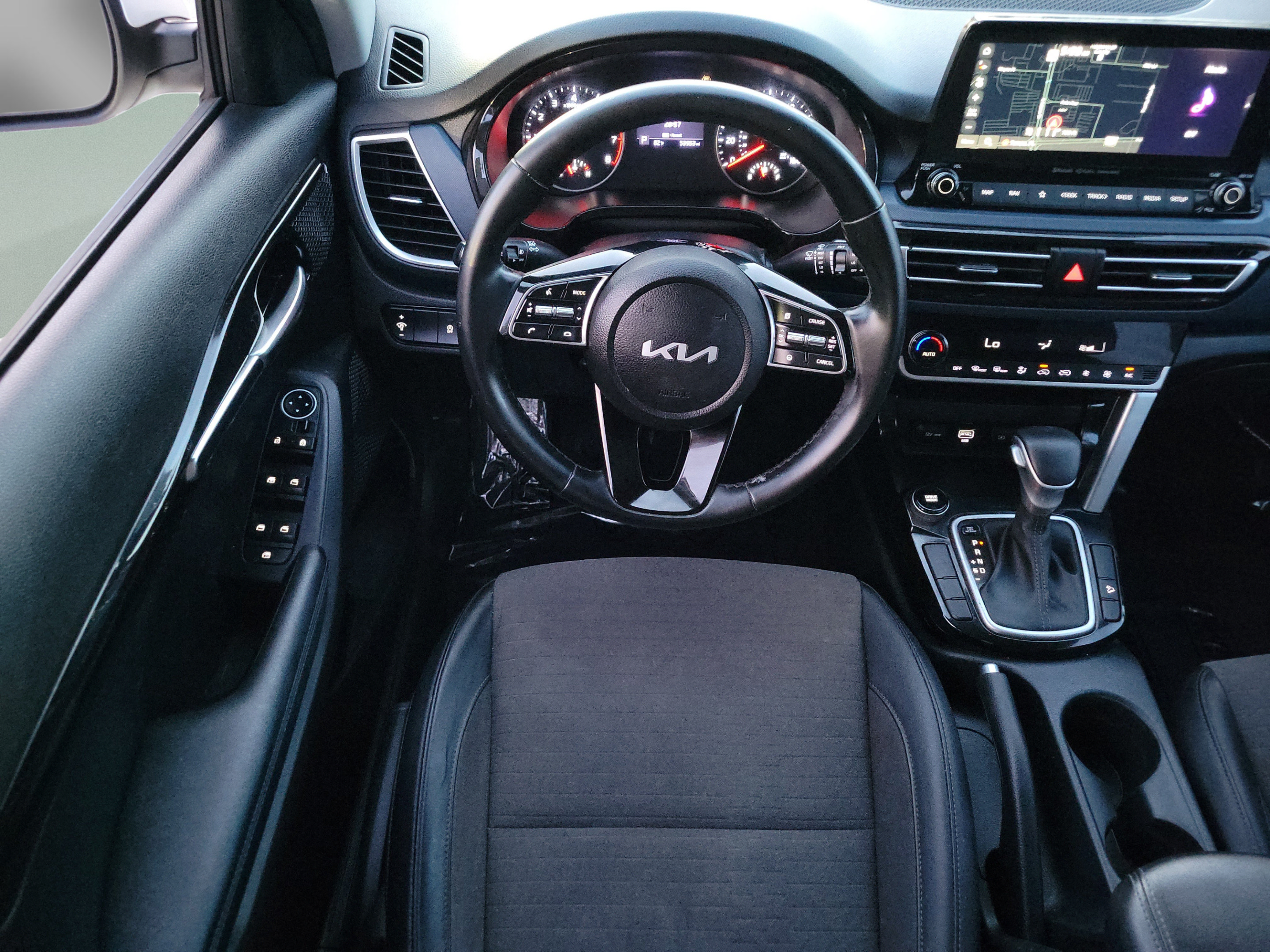Certified 2023 Kia Seltos S w/ Navigation Package FWD image 12