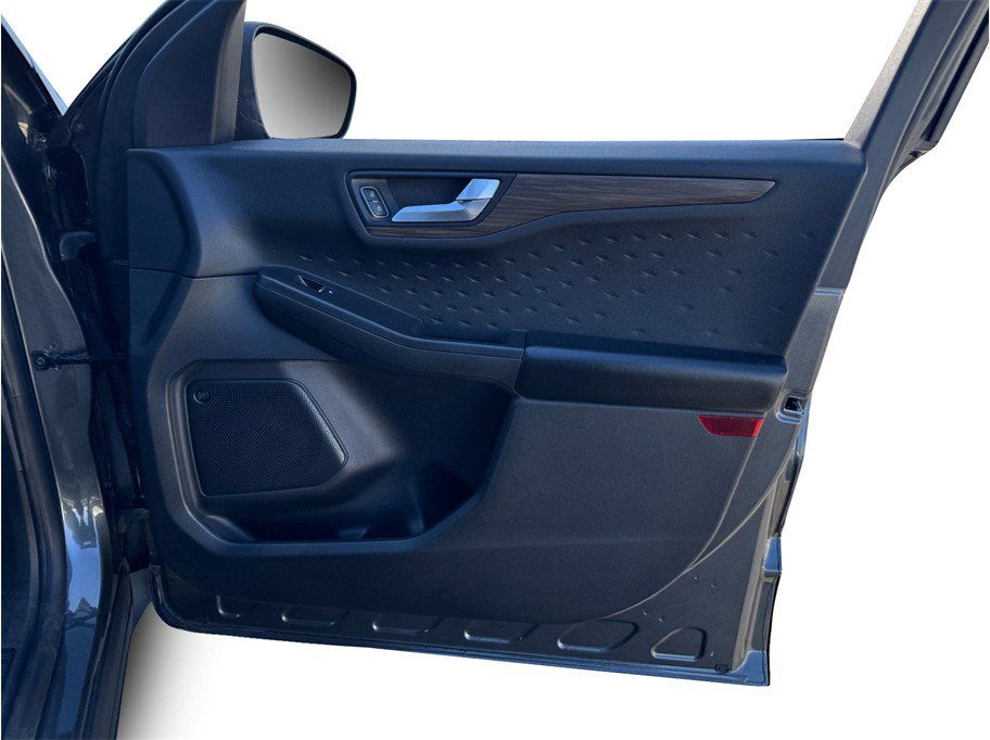 Used 2020 Ford Escape Titanium image 19