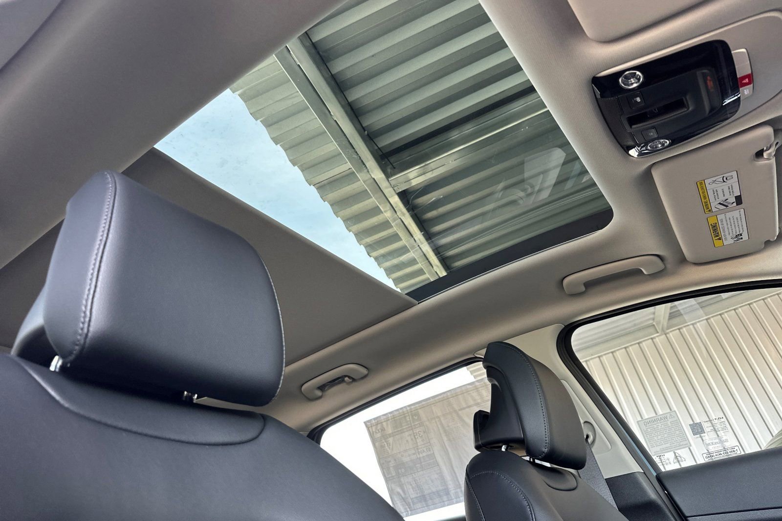 New 2026 Kia Sportage EX w/ EX Panoramic Sunroof Package image 18