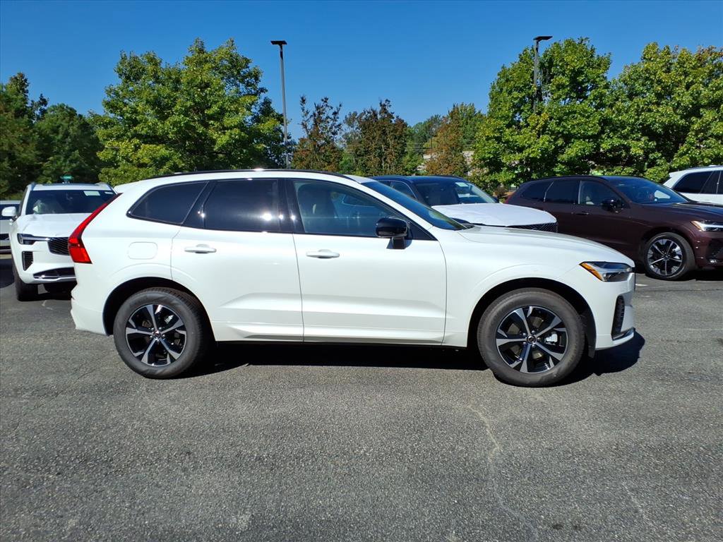 New 2026 Volvo XC60 B5 Core w/ Climate Package image 2