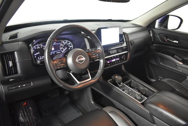 Used 2022 Nissan Pathfinder SL w/ SL Black Package AWD/4WD image 13