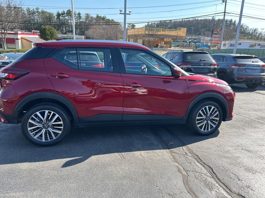 Used 2024 Nissan Kicks SV image 9