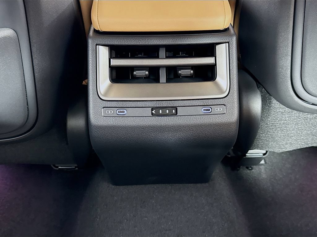 New 2026 Lexus ES 350e FWD image 18